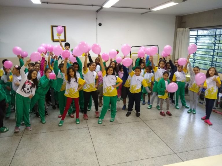 Conscientização sobre o movimento Outubro Rosa.