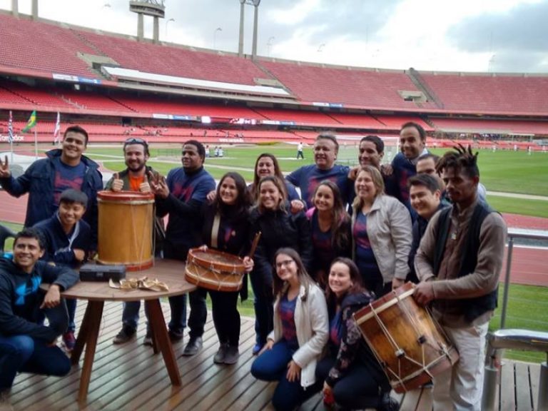 Na ultima sexta-feira de junho o Samba de Bumbo do Cururuquara “invadiu” o Estádio do Morumbi.