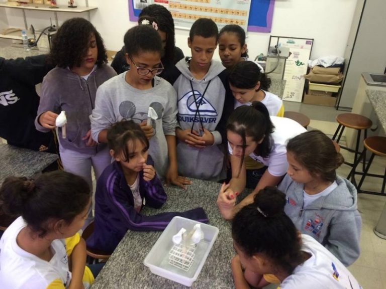 Educandos participam da oficina do Projeto Caminhando para o futuro