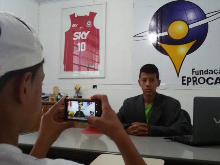 Educandos participam do projeto de Telejornal
