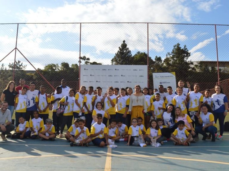 Entrega de uniformes projeto “Ano II – Rugby Jogando Junto”