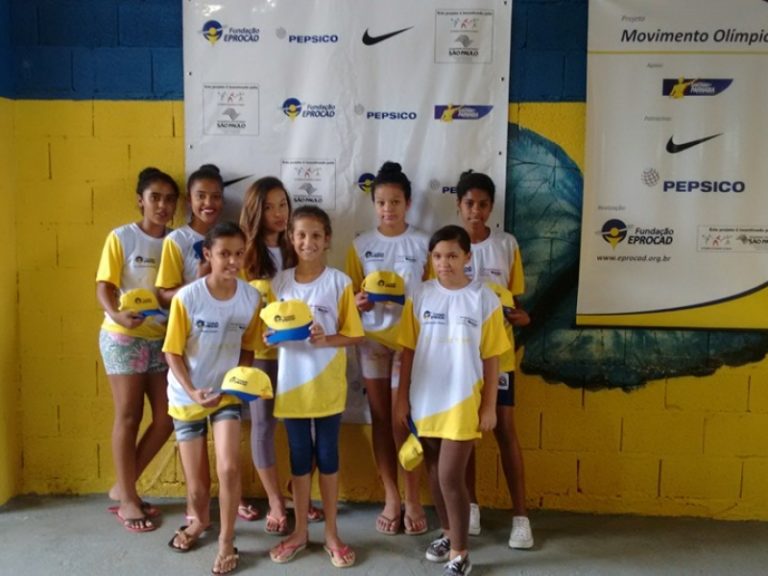 Entrega dos uniformes do Projeto “Movimento Olímpico”