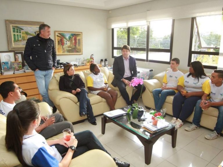 O Prefeito Elvis Cézar recebe a delegação da EPROCAD.