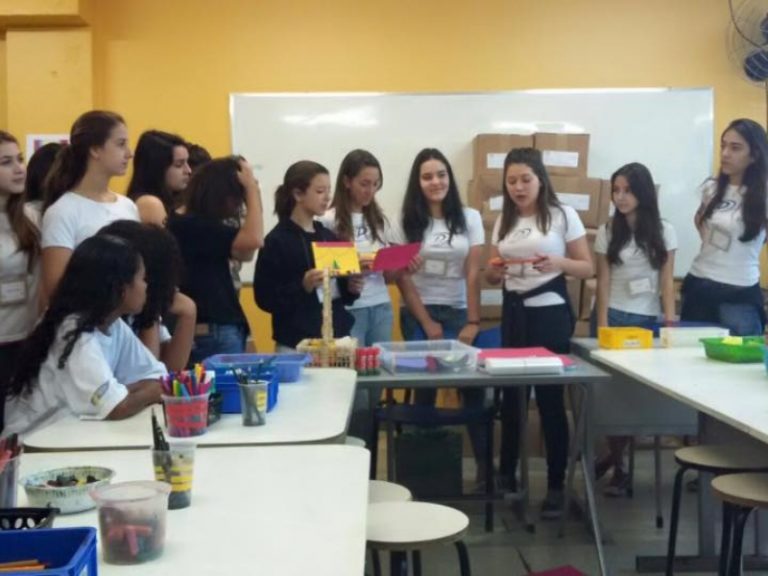 Oficina de Artes e Informática no Colégio Pentágono